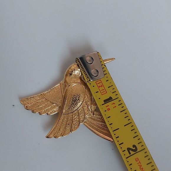 Vintage Unsigned AVON High Gloss Gold Tone Hummingbird Brooch Pin - Picture 6 of 7